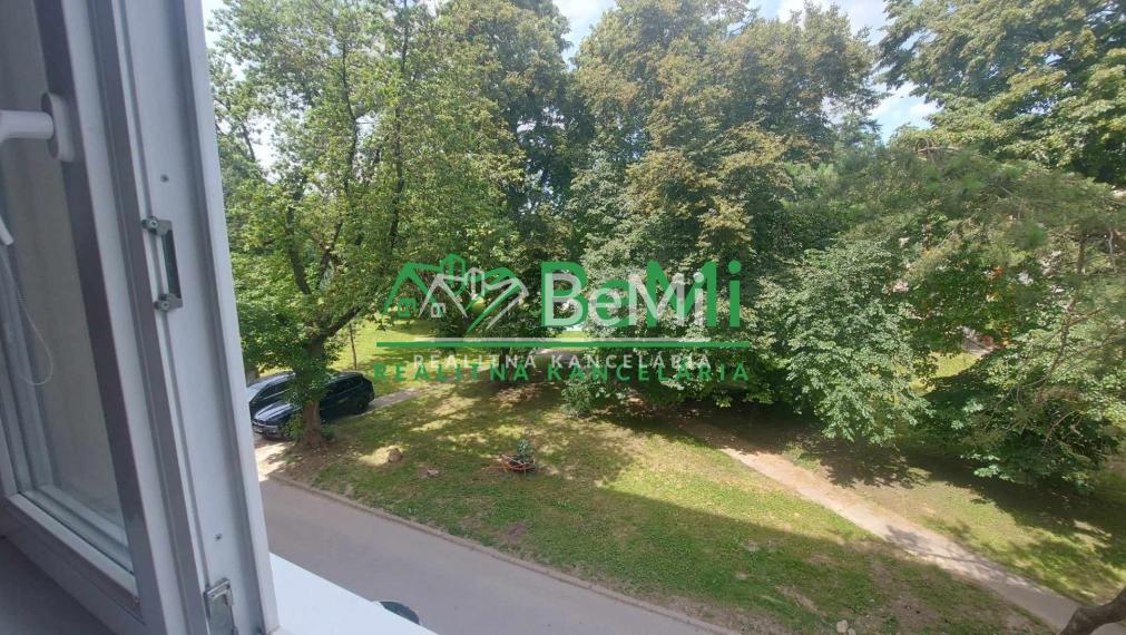 Predaj veľký 2 izbový byt v centre mesta Nitra, ul. Štúrova(187-112-ERFa)