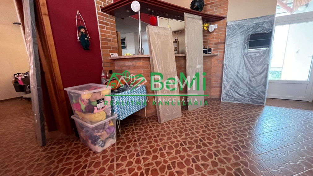 Predaj rodinný dom /komerčný objekt/ -  Levice (052-15-MIJK)