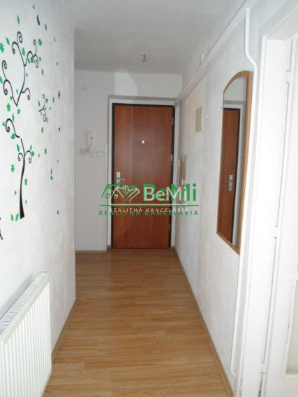 NR - 2 izbový byt, časť Dolné Krškany - Novozámocká ul.