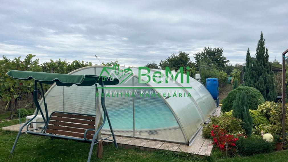 Predaj   chalupa rekreačný dom s vinicou Levice (054-13-MIJK)