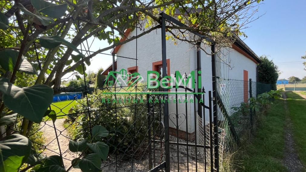 Predaj  chalupa, rekreačný dom so záhradou -  Levice (055-13-MIJK)