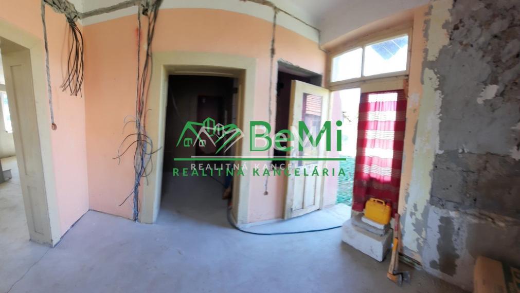 Predaj rodinného domu - Tekovské Lužany (003-12-MIVYa)