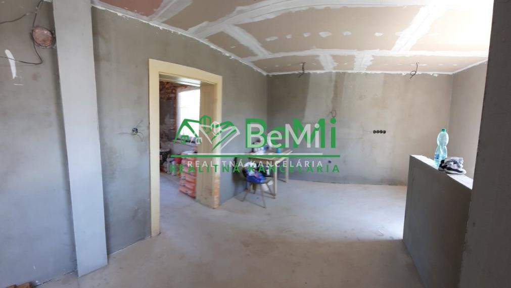 Predaj rodinného domu - Tekovské Lužany (003-12-MIVYa)