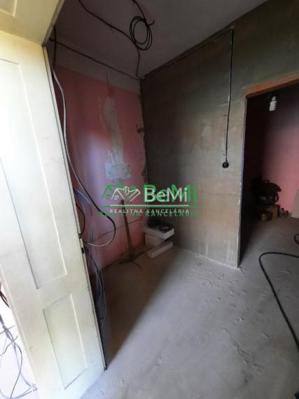 Predaj rodinného domu - Tekovské Lužany (003-12-MIVYa)