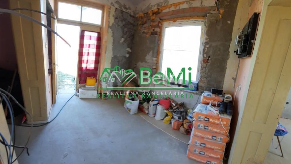 Predaj rodinného domu - Tekovské Lužany (003-12-MIVYa)