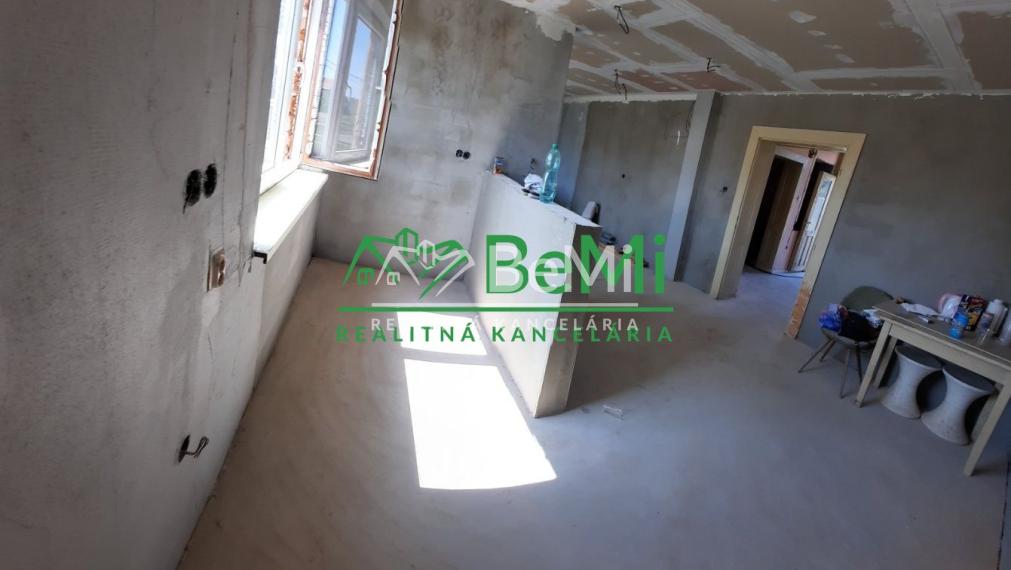 Predaj rodinného domu - Tekovské Lužany (003-12-MIVYa)