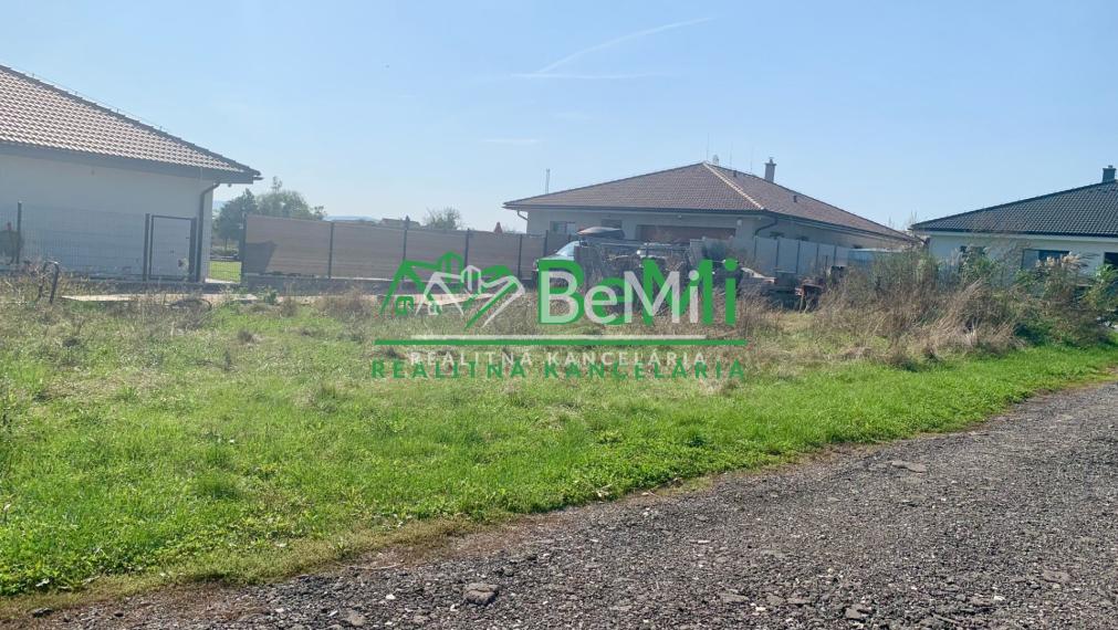 Stavebný pozemok medzi novostavbami 647 m2, Sielnica