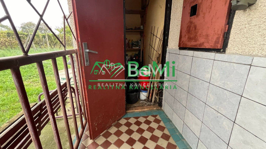 Predaj chalupa so záhradou /ZNÍŽENÁ CENA/- Mýtne Ludany (056-13-MIJKa)