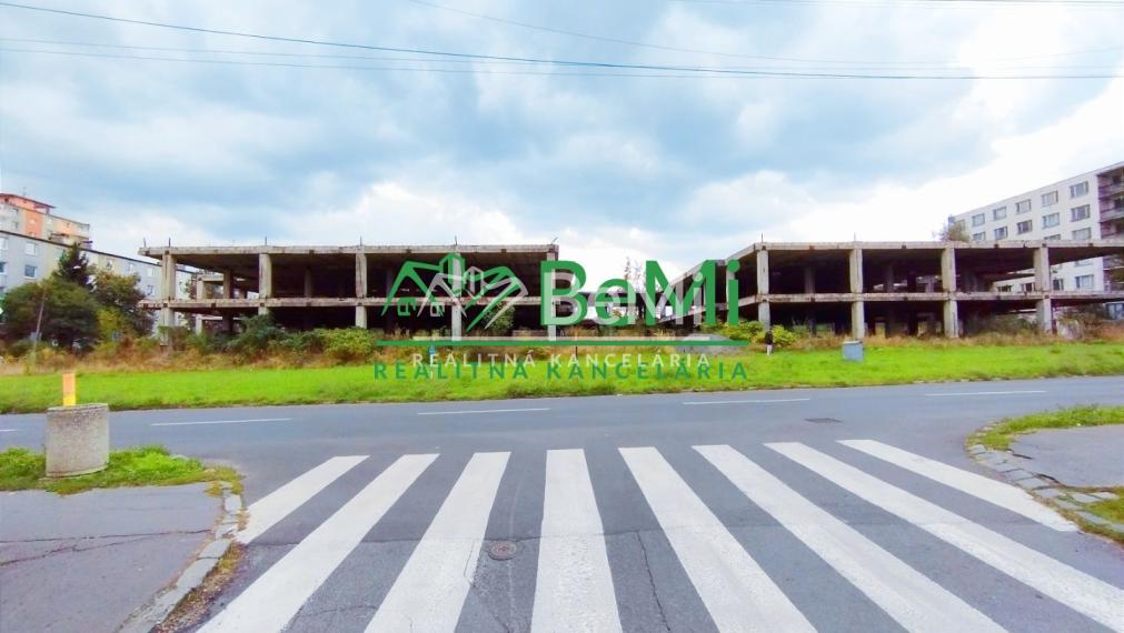 Komerčný objekt s pozemkom na predaj - Lučenec