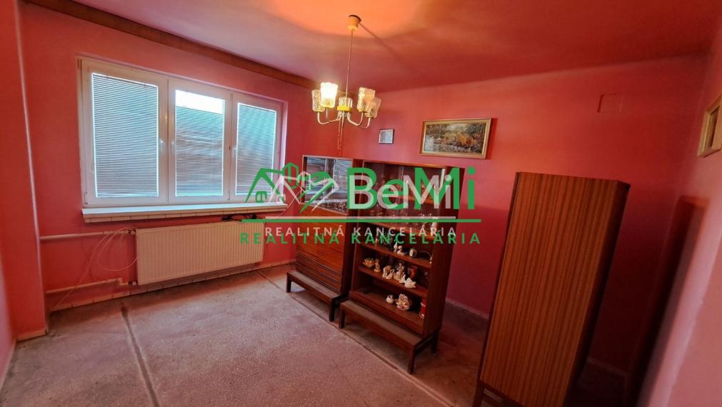 Rodinný dom 5 izb. - 480m2, zachovalý pôvodný stav, Neded ID 002-12-EVBA