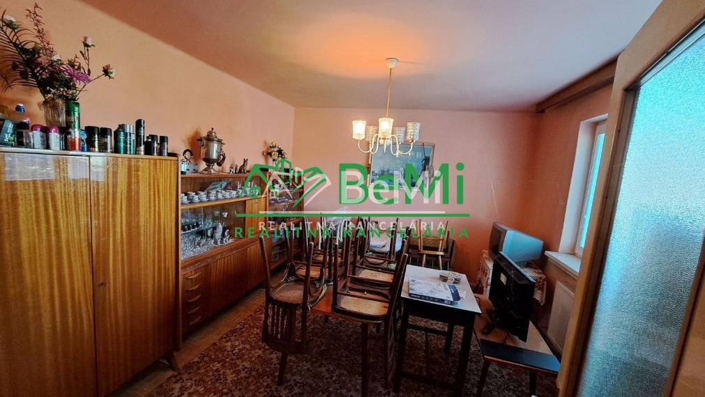 Rodinný dom 5 izb. - 480m2, zachovalý pôvodný stav, Neded ID 002-12-EVBA