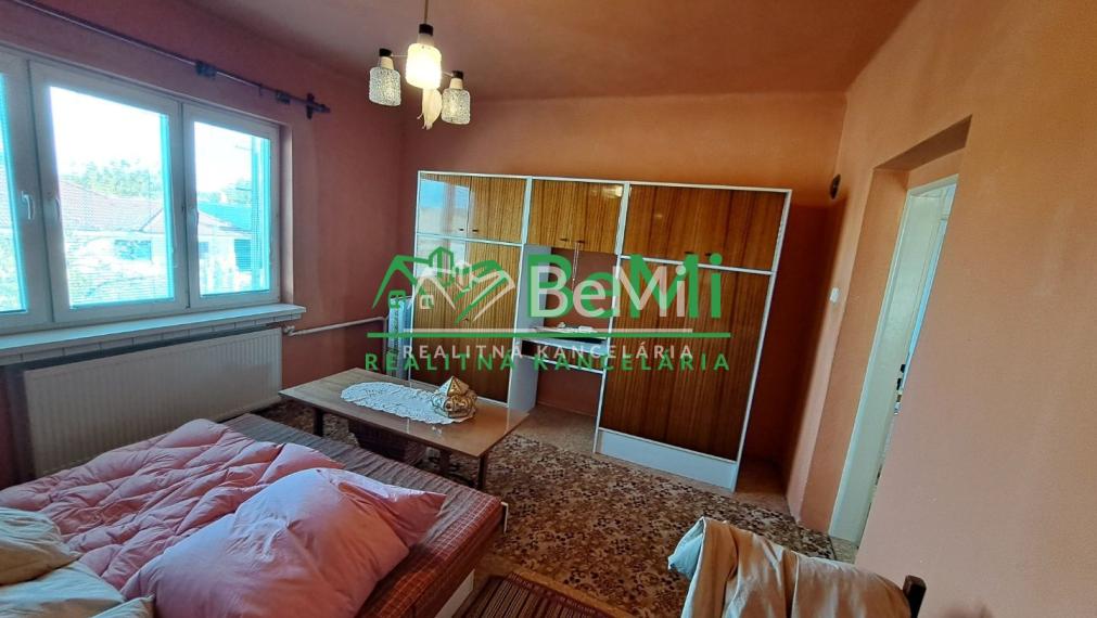 Rodinný dom 5 izb. - 480m2, zachovalý pôvodný stav, Neded ID 002-12-EVBA