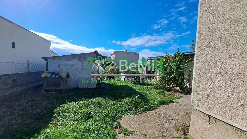 Rodinný dom 5 izb. - 480m2, zachovalý pôvodný stav, Neded ID 002-12-EVBA