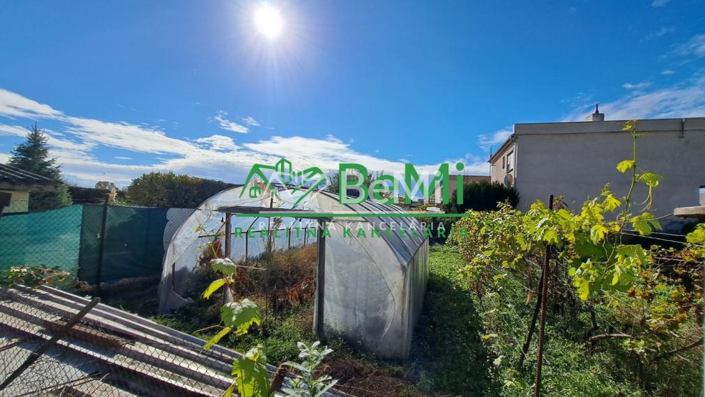 Rodinný dom 5 izb. - 480m2, zachovalý pôvodný stav, Neded ID 002-12-EVBA