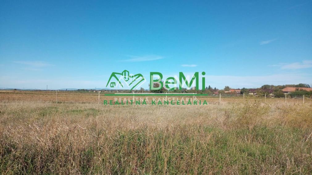 !! Znížená cena !!! Predaj stavebného pozemku pre výstavbu rodinného domu  - Želiezovce (031-14-HEKAa)