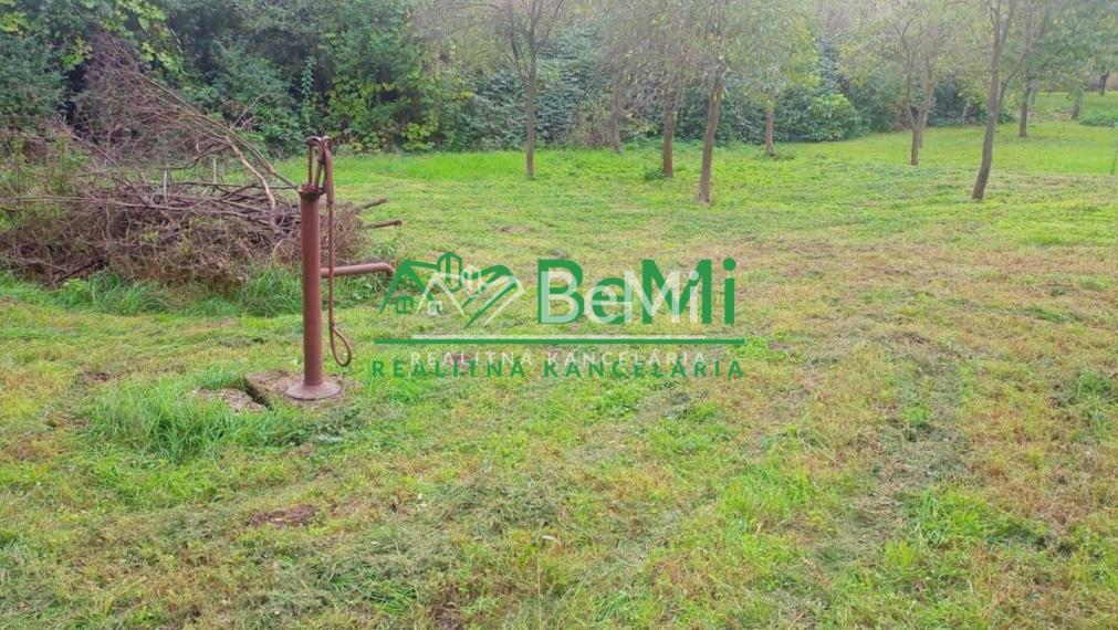 Predaj pozemku pre výstavbu rodinného domu - Jur nad Hronom (032-14-HEKA)