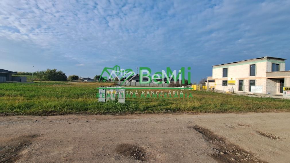 Stavebný pozemok - 1600m2,  Andovce ID 006-14-EVBA