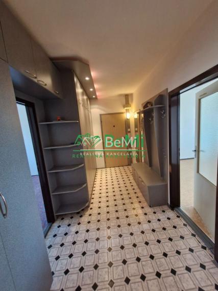 Ponúkame 3 izbový byt s krásnym výhľadom v tichom prostredí