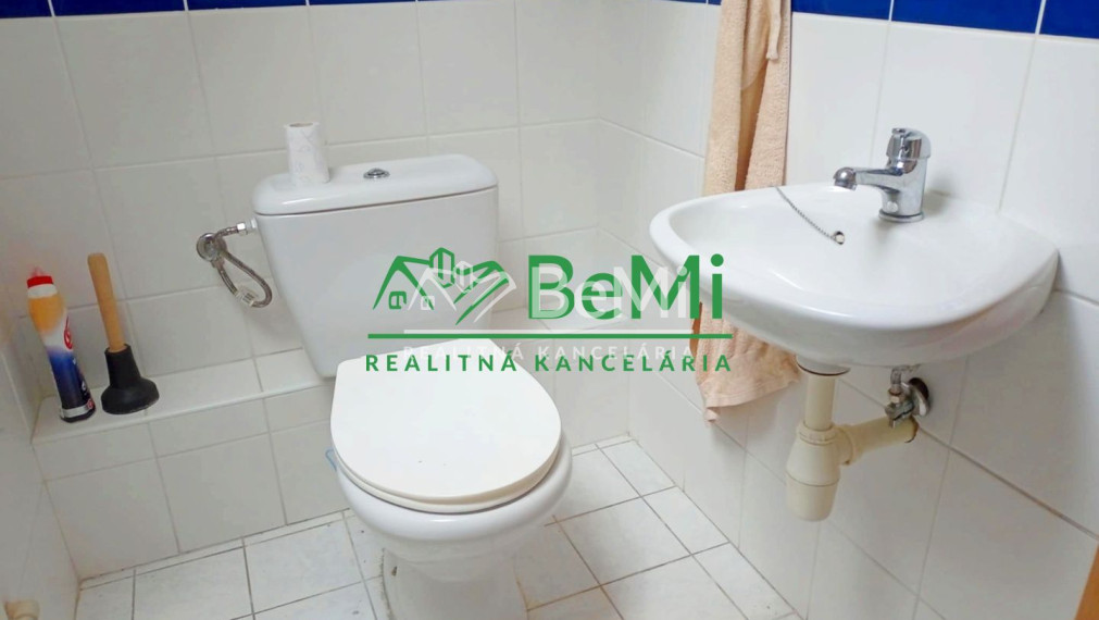 Prenájom komerčného priestoru - Levice (035-26-HEKA)