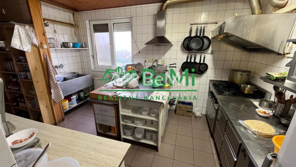 Na predaj rodinný penzión Veľké Uherce 102-18-ROCHE