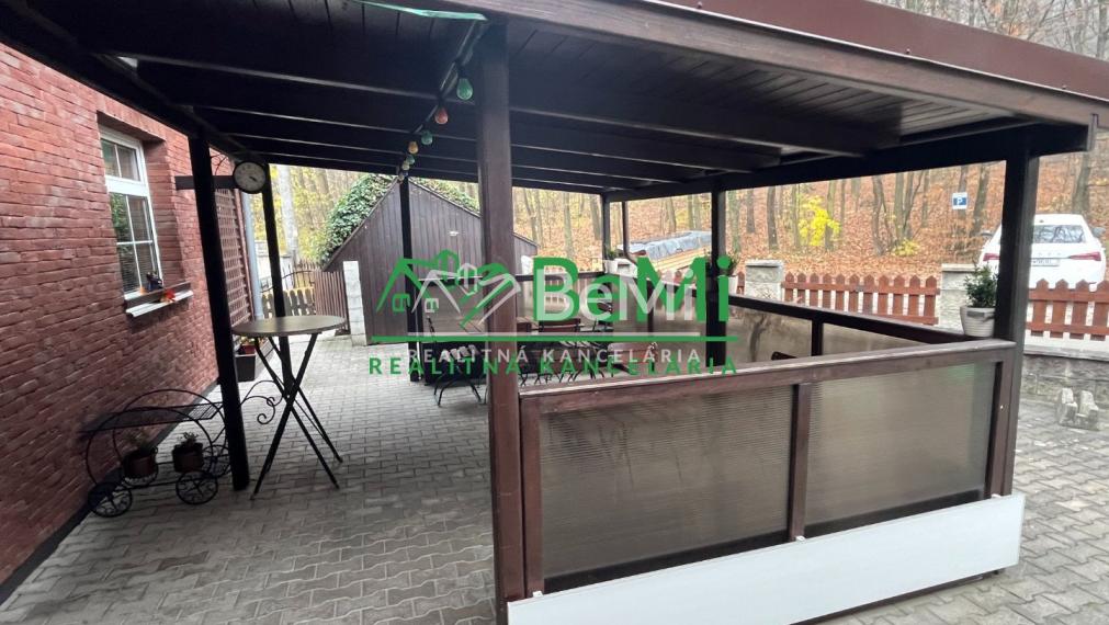 Na predaj rodinný penzión Veľké Uherce 102-18-ROCHE