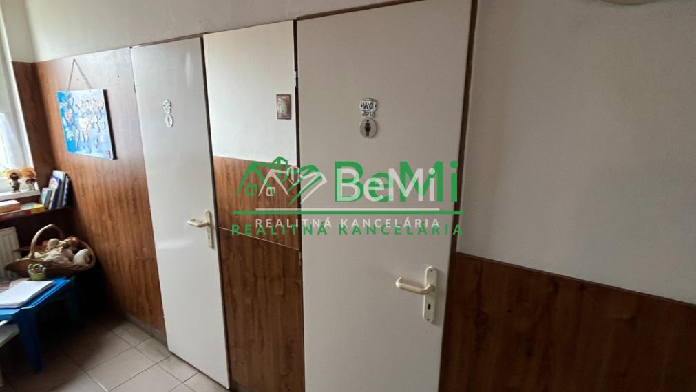 Na predaj rodinný penzión Veľké Uherce 102-18-ROCHE