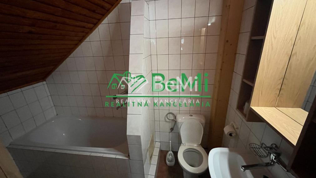 Na predaj rodinný penzión Veľké Uherce 102-18-ROCHE