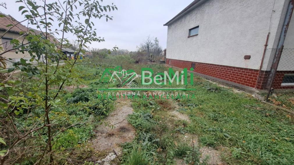 Stavebný pozemok - 977m2,Čierny Brod.