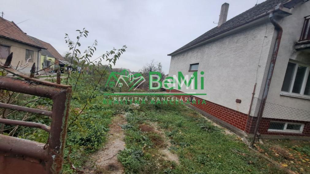 Stavebný pozemok - 977m2,Čierny Brod.