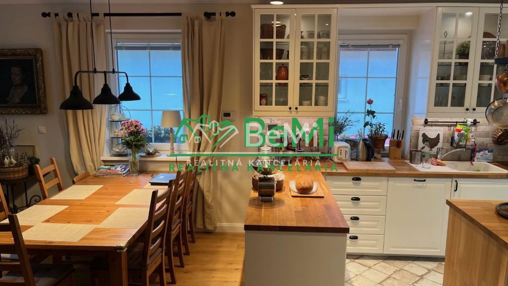 Rodinný dom na skvelej adrese Nitra Chrenová ID 532-12-MIG