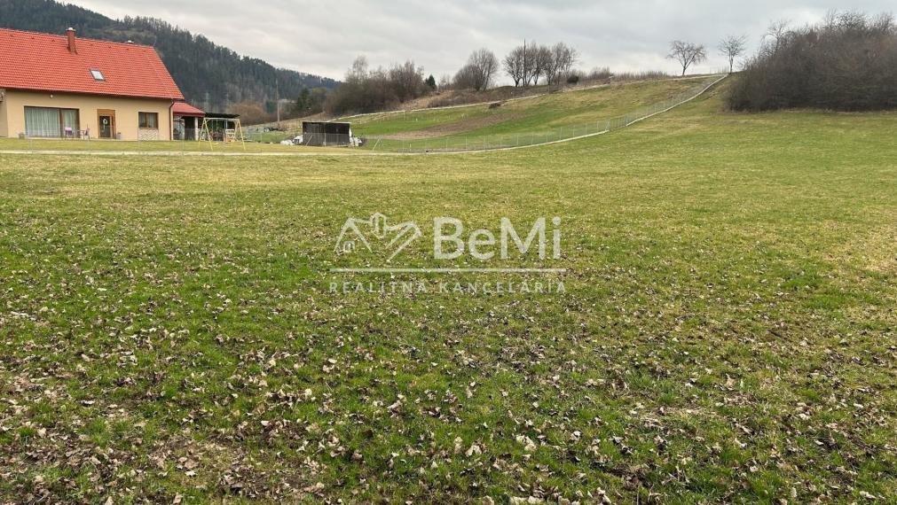 REZERVOVANÉ!!! Stavebný pozemok v obci Vlachy na Liptove ID: 061-14-STK