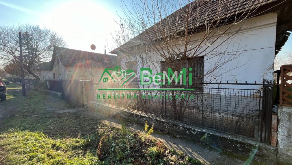 Predaj rodinný dom, pozemok  ZNÍŽENÁ CENA, LEVICE, Sikenica  (067-12-MIJK)