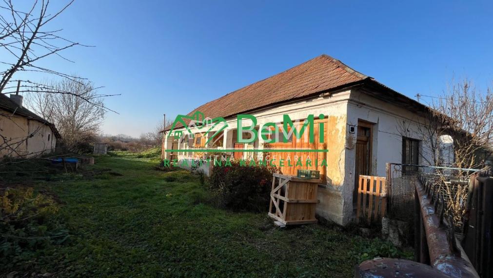 Predaj rodinný dom, pozemok  ZNÍŽENÁ CENA, LEVICE, Sikenica  (067-12-MIJK)