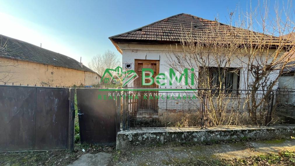 Predaj rodinný dom, pozemok  ZNÍŽENÁ CENA, LEVICE, Sikenica  (067-12-MIJK)