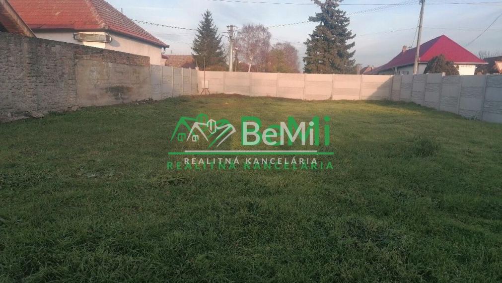 Stavebný pozemok - 442 m2, Palárikovo ID 017-14-EVBA