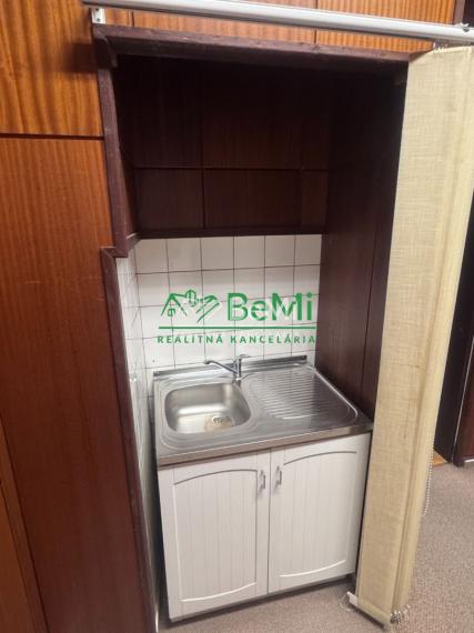 NA PRENÁJOM – kancelárske priestory od 15 do 54 m2, Nitra – Mlynárce