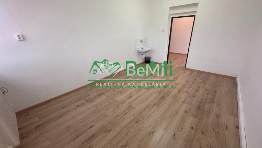 NA PRENÁJOM – kancelárske priestory od 18 do 37 m2, Nitra – Chrenová