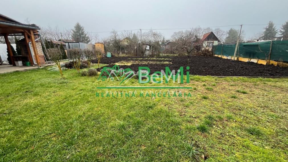 Predaj  záhradná  rekreačnej chata so záhradou -  Levice (071-13-MIJK)