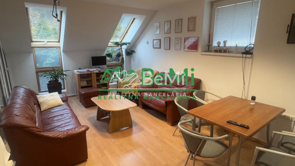 Moderný obchodno-administratívny komplex so skladom Nitra, Priemyselná ul.