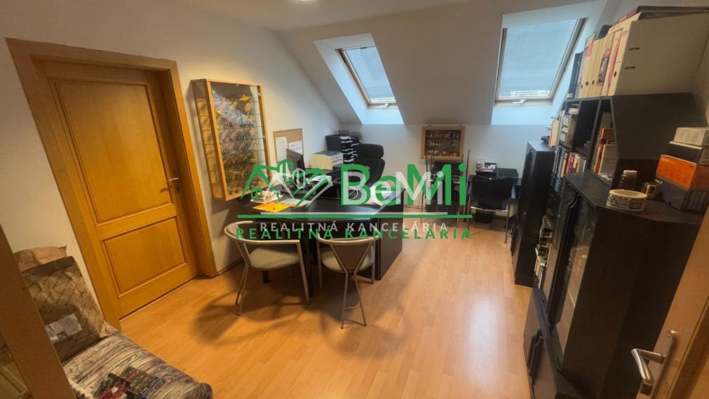 Moderný obchodno-administratívny komplex so skladom Nitra, Priemyselná ul.