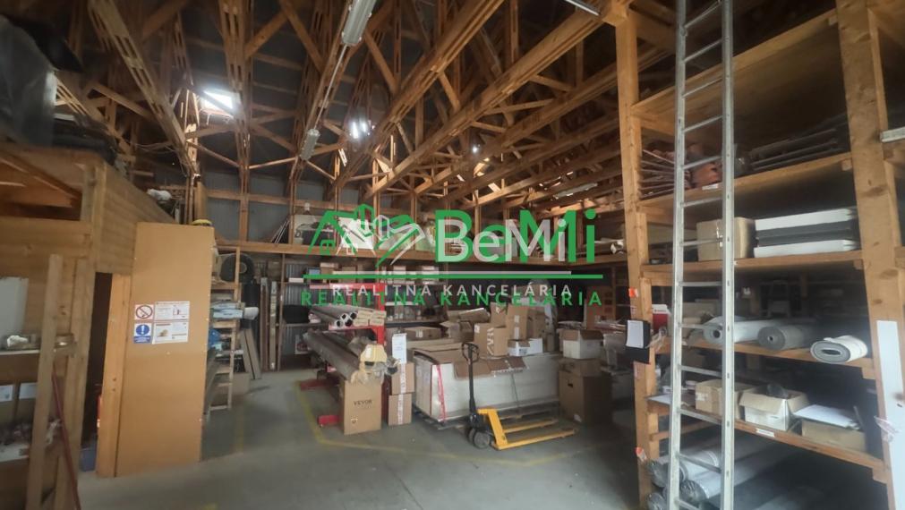 Moderný obchodno-administratívny komplex so skladom Nitra, Priemyselná ul.