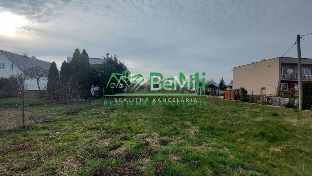 Exkluzívne na predaj stavebný pozemok v obci Horné Štitáre