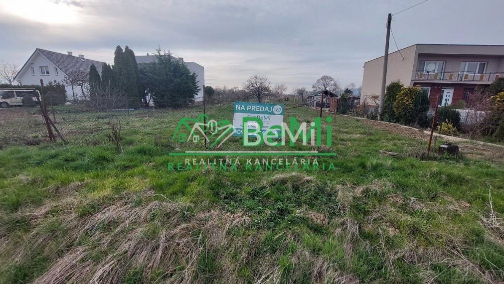 Exkluzívne na predaj stavebný pozemok v obci Horné Štitáre