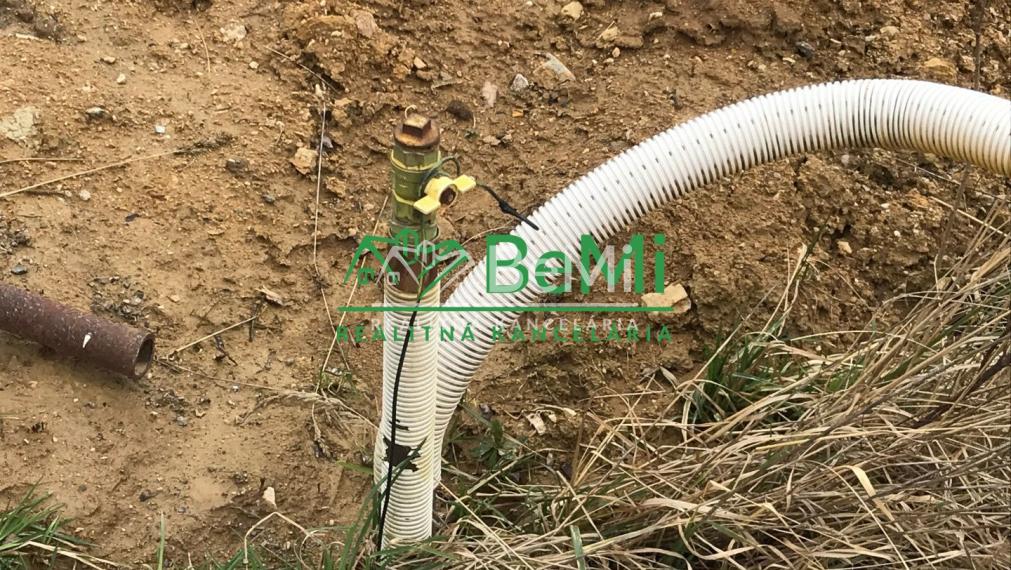 Pozemok Štitáre  (800 m2) ,v slepej uličke pod lesom ID 539-14-MIG