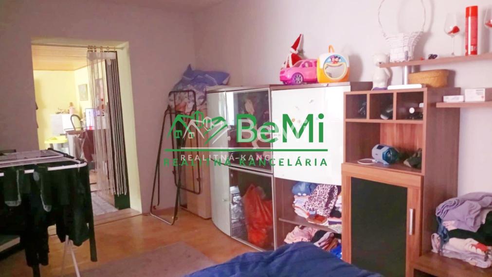 Predaj štvorizbového rodinného domu - Tekovské Lužany (043-12-HEKA)