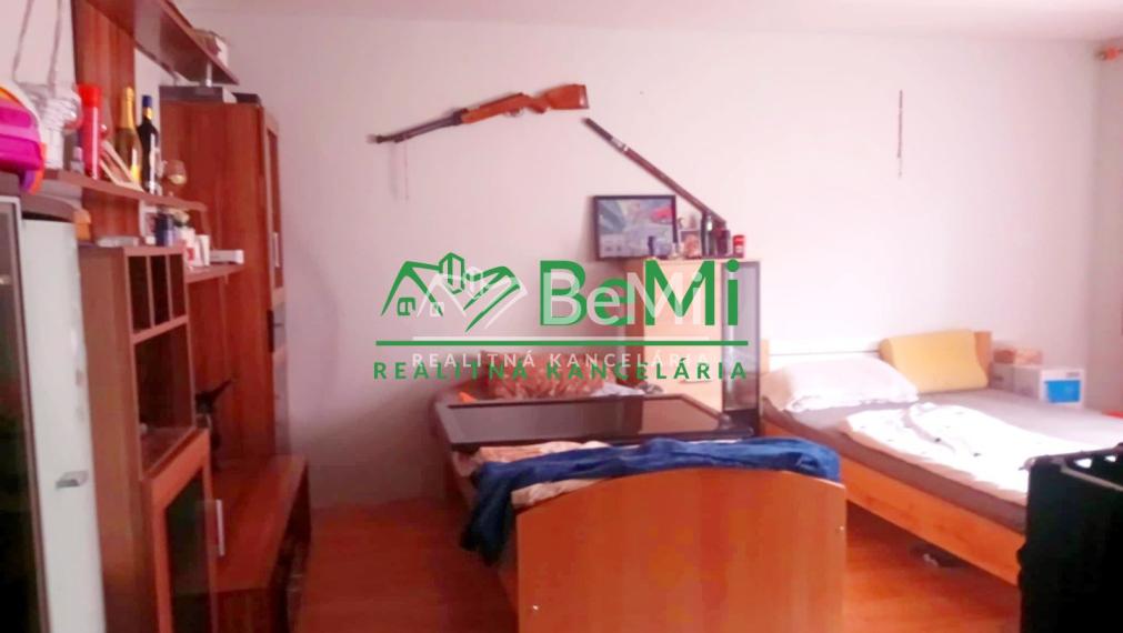 Predaj štvorizbového rodinného domu - Tekovské Lužany (043-12-HEKA)