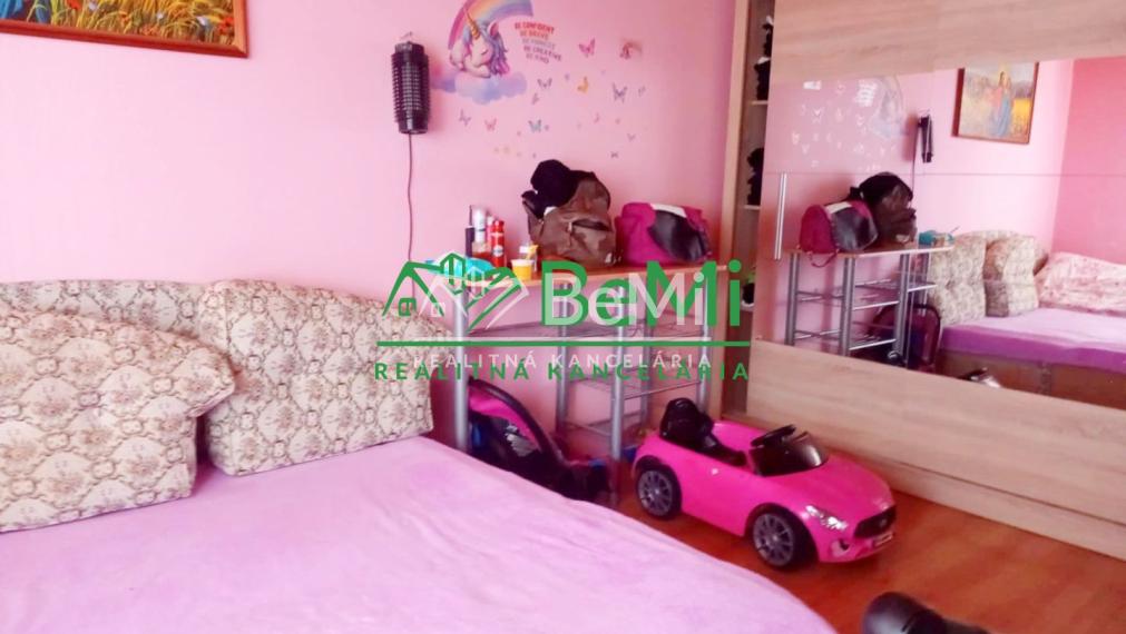 Predaj štvorizbového rodinného domu - Tekovské Lužany (043-12-HEKA)