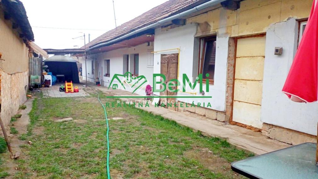 Predaj štvorizbového rodinného domu - Tekovské Lužany (043-12-HEKA)