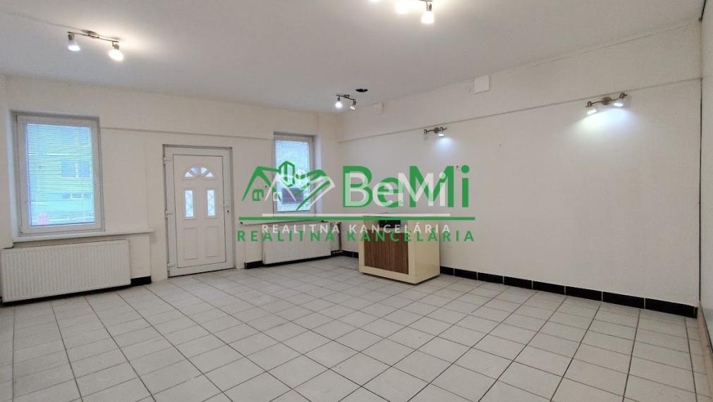 Obchodné priestory na prenájom - Levice (011-25-MIVYa)