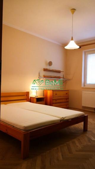 Predaj  3 izbový byt - Kalná nad Hronom (073-113-MIJK)